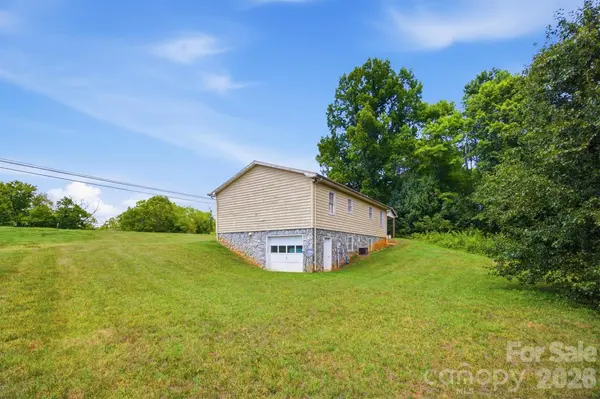 4186 Horseshoe Bend RD, Hudson, NC 28638