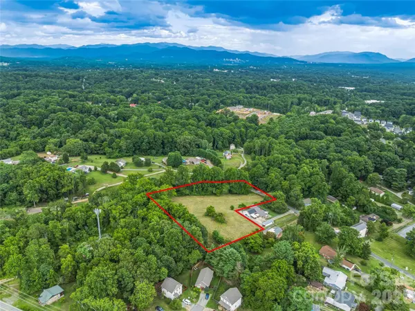 99999 Daniel RD #3, Asheville, NC 28806