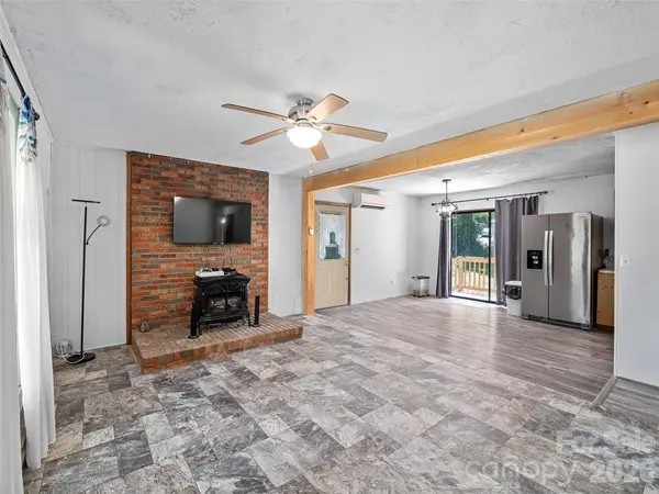 115 Hollifield ST, Spruce Pine, NC 28777