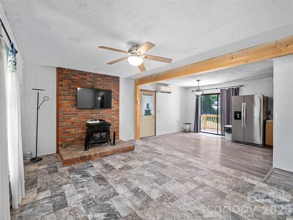115 Hollifield ST, Spruce Pine, NC 28777
