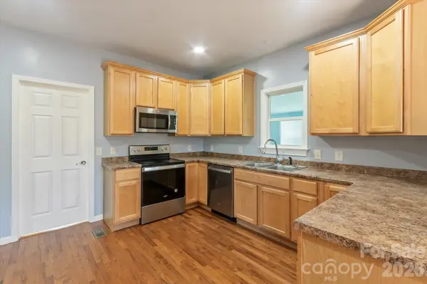 84 Poplar ST, Brevard, NC 28712