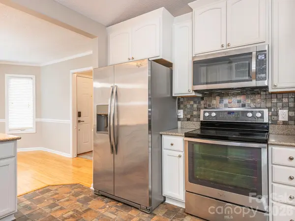 1005 Kenilworth CT NW, Concord, NC 28027
