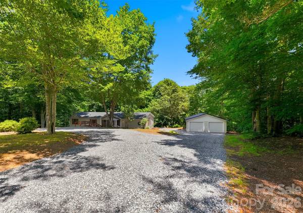 4944 Largo CT, Conover, NC 28613