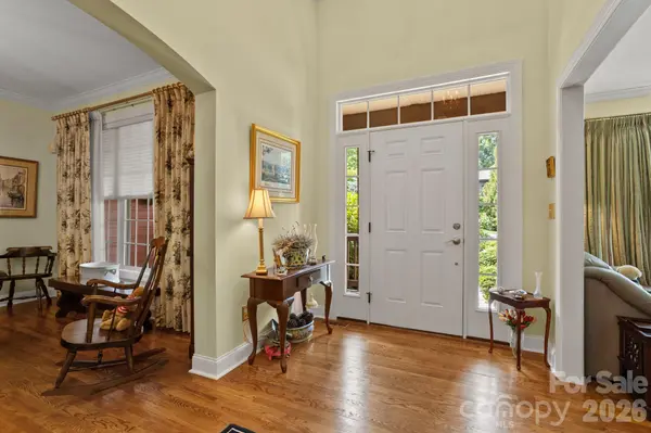 100 Crestgrove DR, Flat Rock, NC 28731
