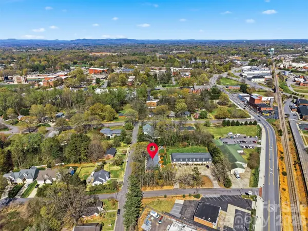 414 7th ST NE, Hickory, NC 28601