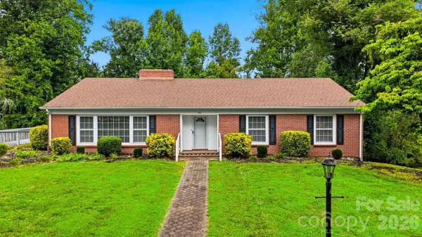 907 Vista PL NE, Lenoir, NC 28645