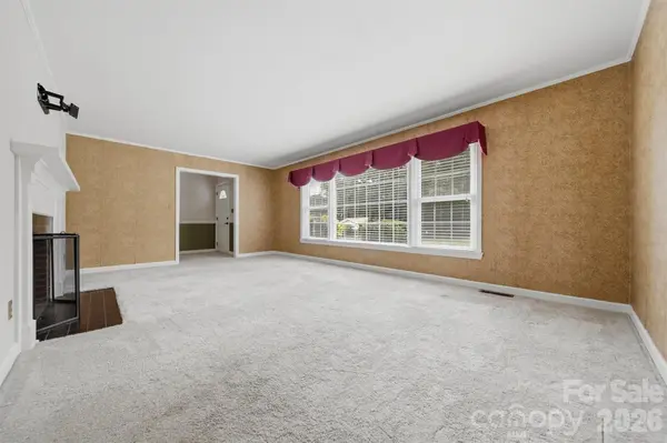 907 Vista PL NE, Lenoir, NC 28645