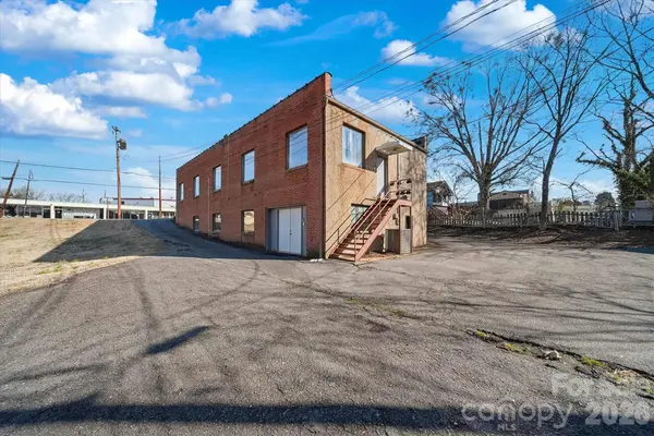 729 1st AVE SW, Hickory, NC 28602