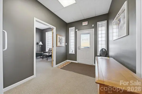 729 1st AVE SW, Hickory, NC 28602