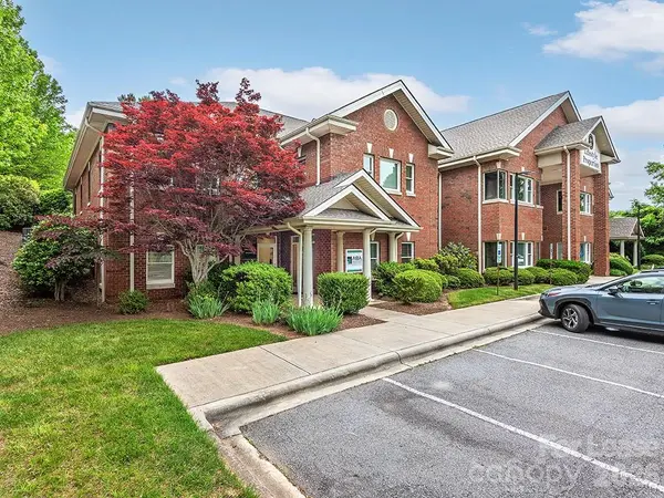 2 Walden Ridge DR #115, Asheville, NC 28803