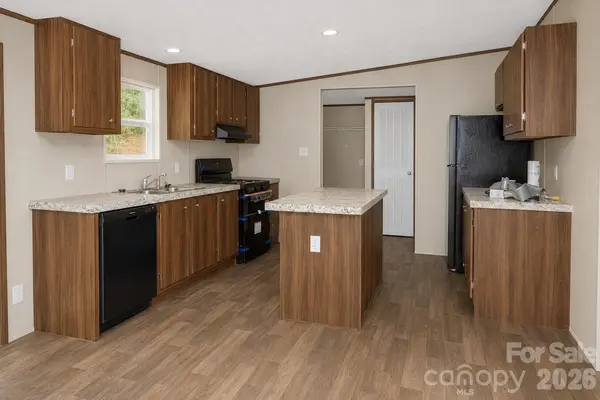 157 Berry ST, Spruce Pine, NC 28777