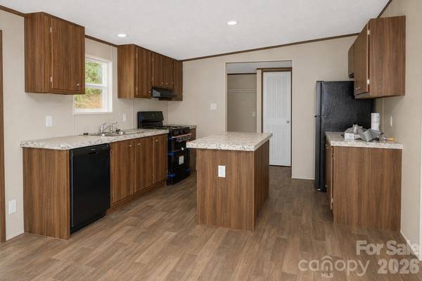 157 Berry ST, Spruce Pine, NC 28777