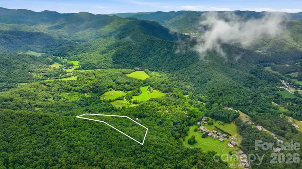 000 Suntrace CIR #18/20, Cullowhee, NC 28723