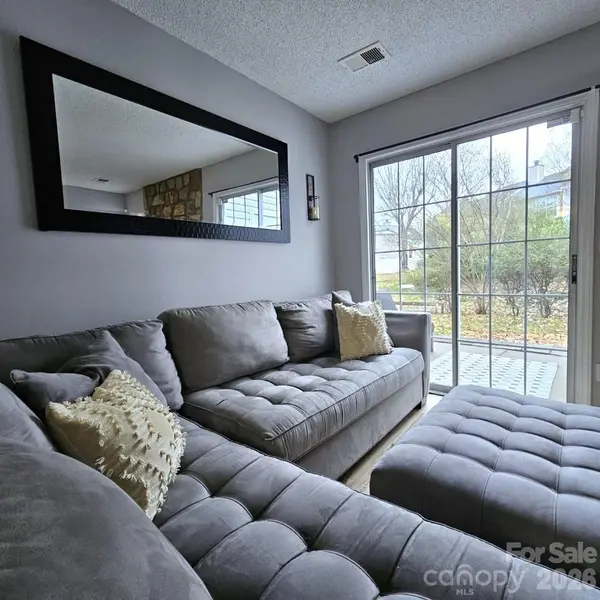 8291 Golf Ridge DR, Charlotte, NC 28277