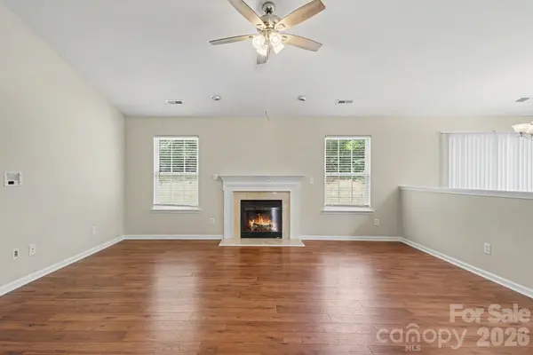 108 Briarwood LN, Mount Holly, NC 28120