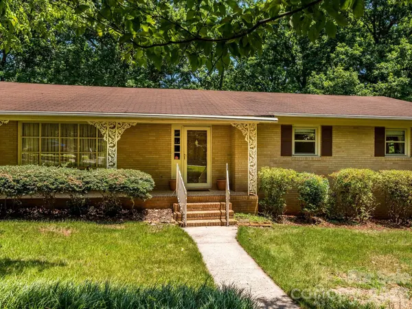 3712 Brookwood RD, Charlotte, NC 28215
