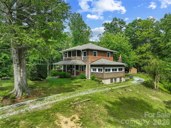 3151 N Bearwallow RD, Hendersonville, NC 28792