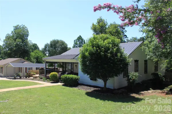 206 Bentwood DR, Forest City, NC 28043