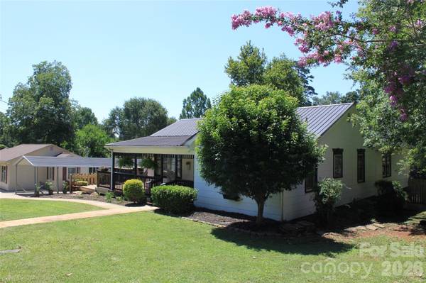 206 Bentwood DR, Forest City, NC 28043