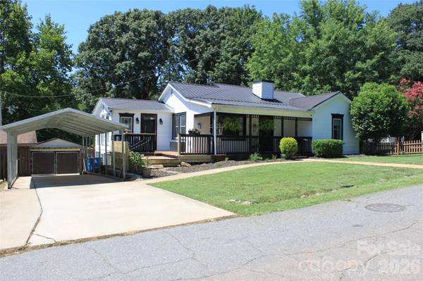 206 Bentwood DR, Forest City, NC 28043