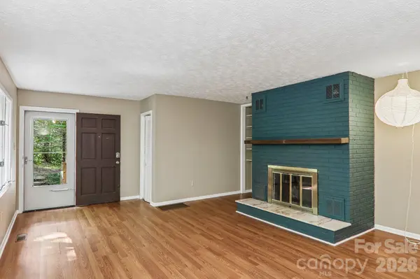 3 Frontier CT, Asheville, NC 28805