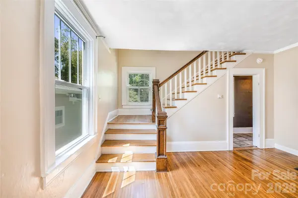 109 Forest Hill DR, Asheville, NC 28803