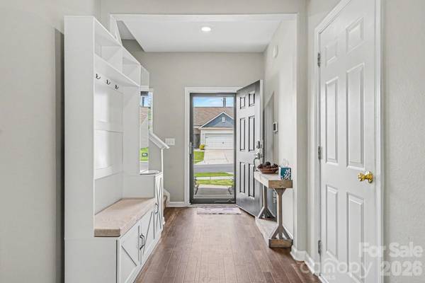 2238 Lanza DR, Charlotte, NC 28215