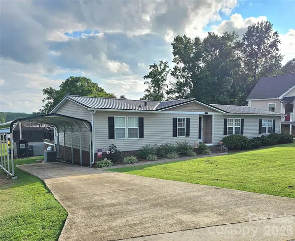 734 Pinehaven DR, New London, NC 28127