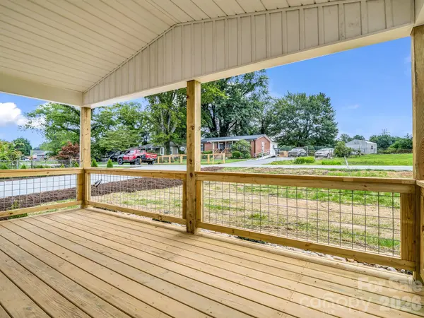 115 Maplewood Knoll DR, Flat Rock, NC 28726