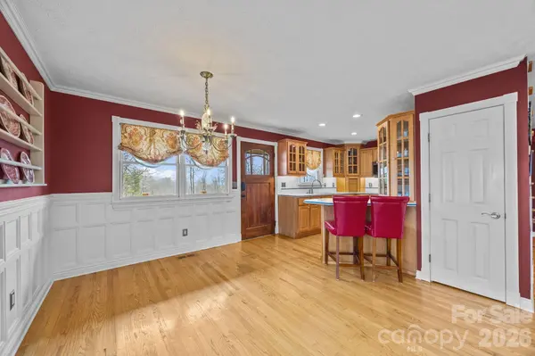 6773 Pinnacle Mountain RD, Zirconia, NC 28790
