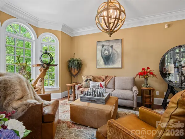 413 Barrington DR, Asheville, NC 28803