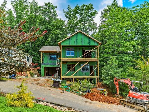 23 Village Overlook LOOP, Swannanoa, NC 28778