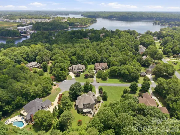 579 Morning Glory CT, Lake Wylie, SC 29710