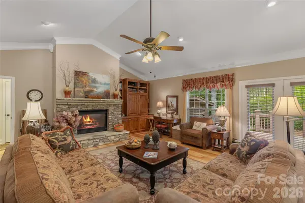 141 Dolly LN, Highlands, NC 28741