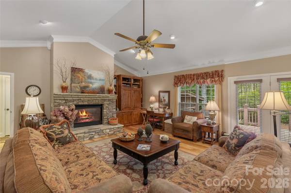 141 Dolly LN, Highlands, NC 28741