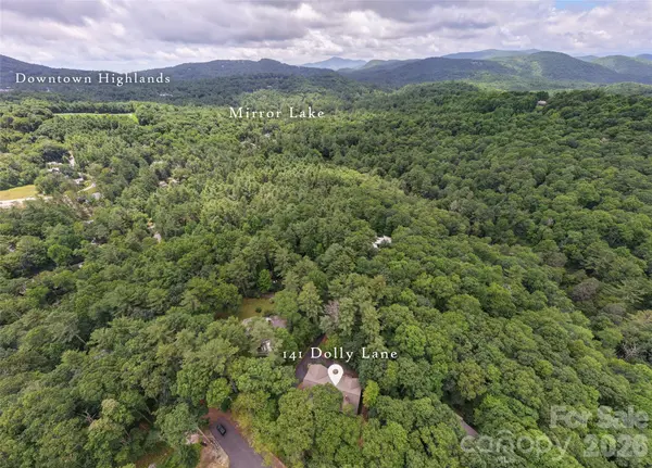 141 Dolly LN, Highlands, NC 28741