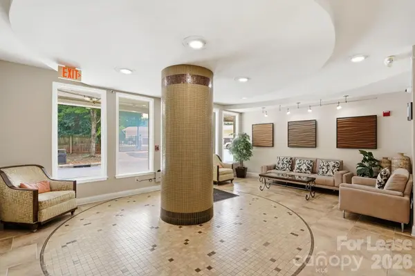 1000 E Woodlawn RD #216, Charlotte, NC 28209