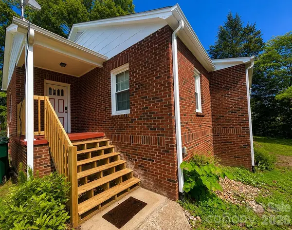 112 3rd ST NE, Conover, NC 28613