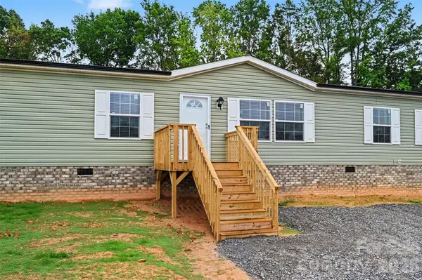 3032 Drake CIR, Shelby, NC 28152