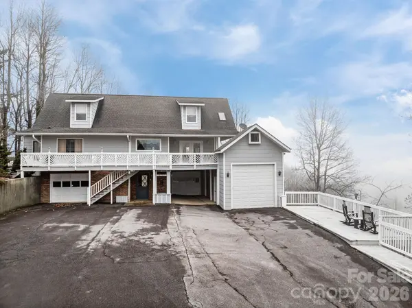 6777 Pinnacle Mountain RD, Zirconia, NC 28790