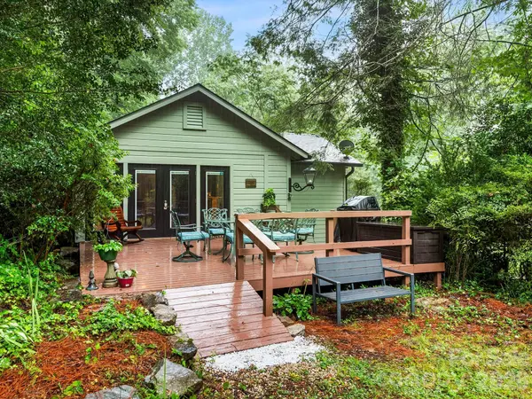 167 Sheridan LN, Lake Lure, NC 28746