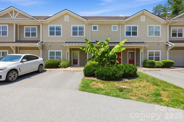 123 Foxden DR #202, Fletcher, NC 28732