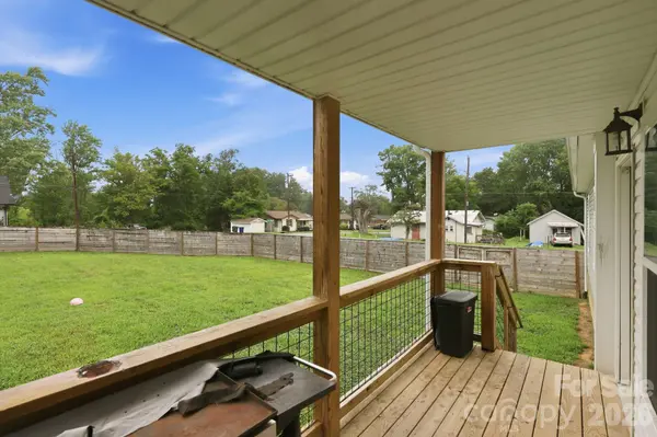 417 Glover ST, Hendersonville, NC 28792