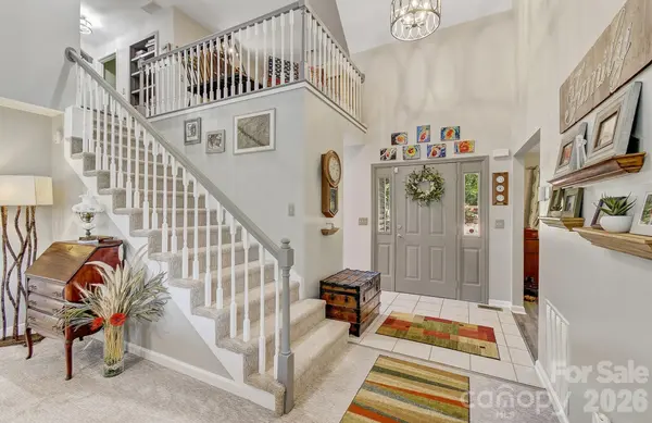 28 Secretariat DR, Hendersonville, NC 28792