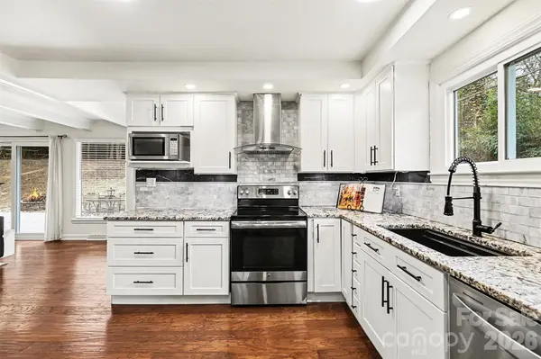123 Old Bell RD, Charlotte, NC 28270