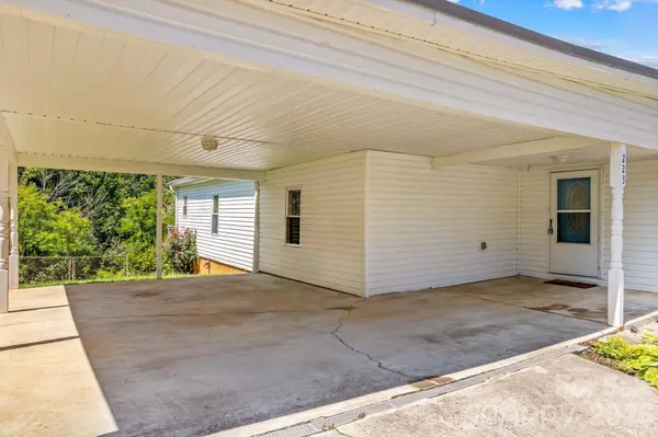 223 Nesbit DR, Salisbury, NC 28147