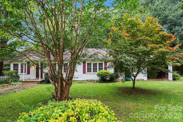515 N Hill ST, Dallas, NC 28034