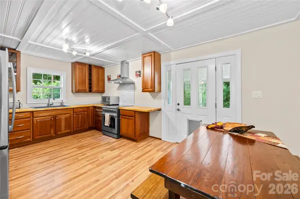 2879 Chandler Creek RD, Mars Hill, NC 28754