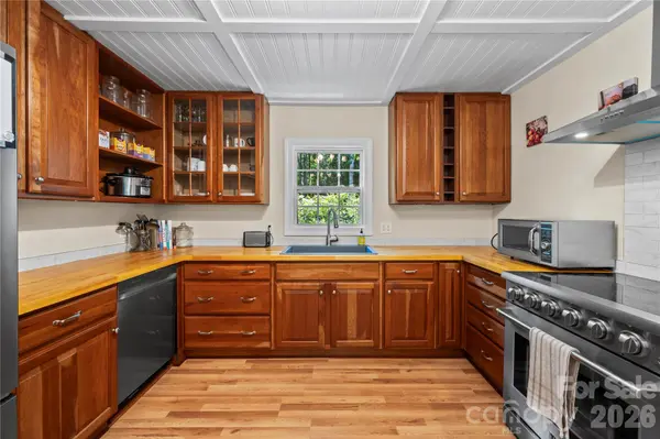 2879 Chandler Creek RD, Mars Hill, NC 28754