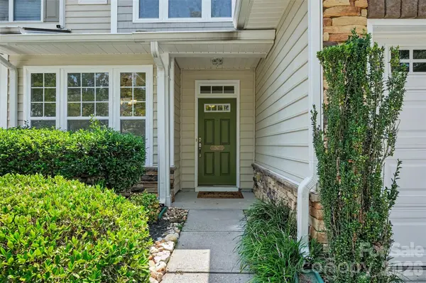 567 Pine Links DR, Tega Cay, SC 29708